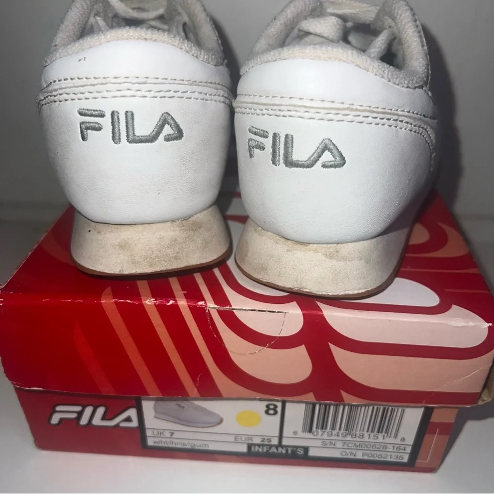 Fila Toddler Size 8 White Lace Up Shoes With Box‎ 7CM00528-164